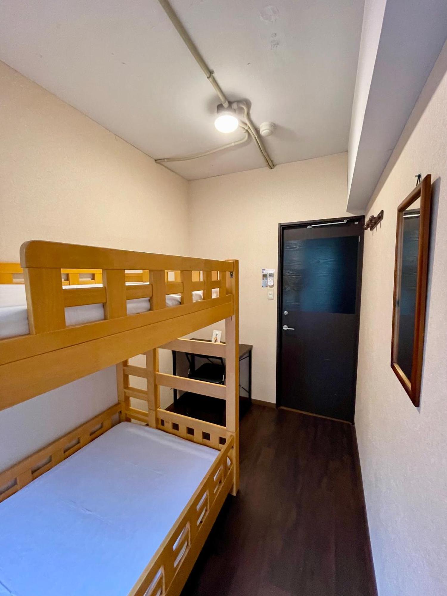 Nomad East Ostello *