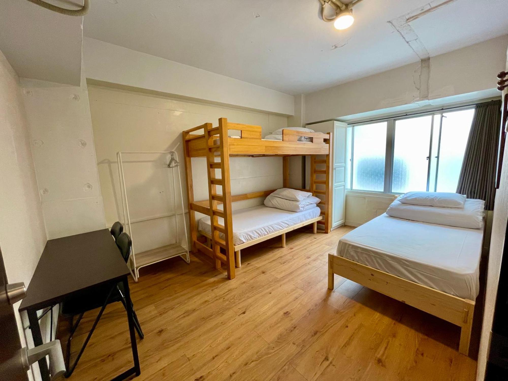 Nomad East Ostello *