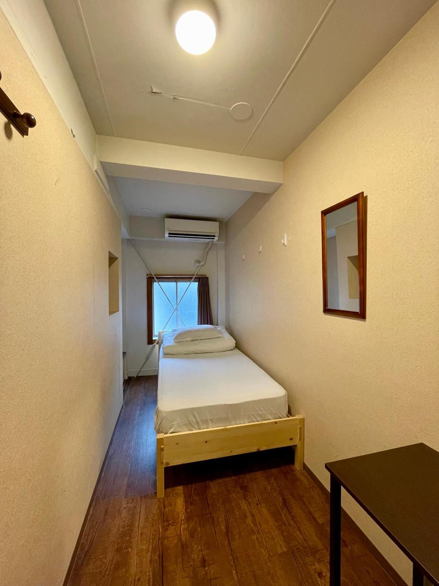 Nomad East Ostello *